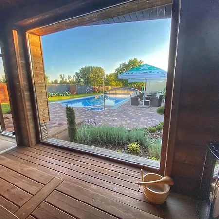 Madison Lux Bed & Breakfast