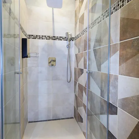 Madison Lux Kisvárda