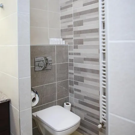 Madison Lux Oda ve Kahvaltı 4*