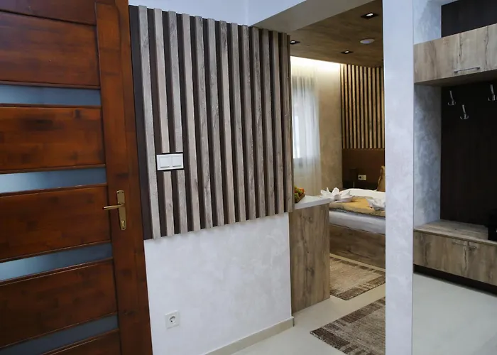 Madison Lux Bed & Breakfast 4*